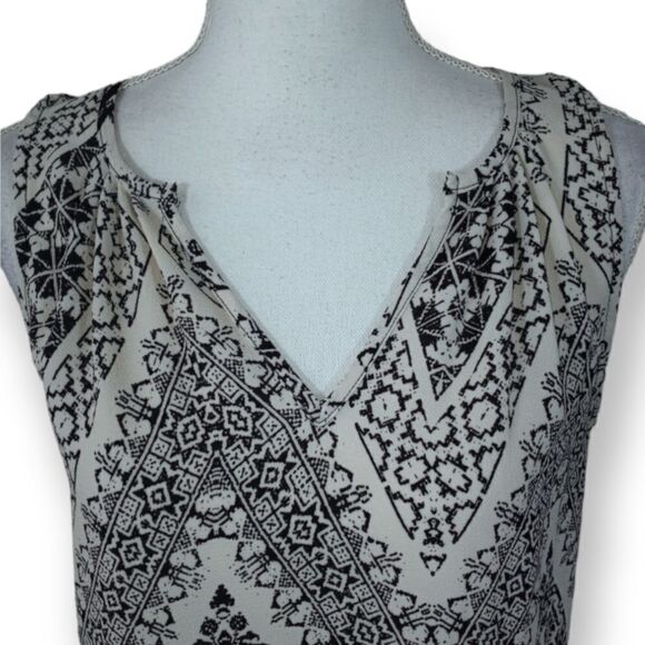 ONE CLOTHING CREAM & BLACK DRESS SZ.S EUC - Picture 2 of 5